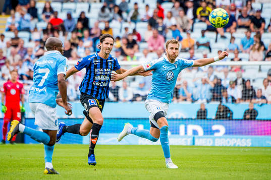 Malmö FFs Rasmus Bengtsson och Fouad Bachirou mot Sirius