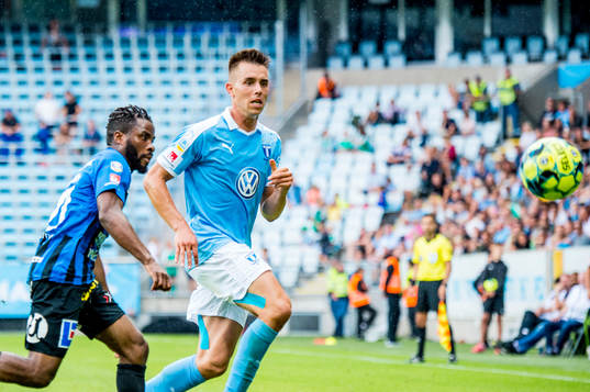 Malmö FFs Jonas Knudsen mot Sirius Henry Offia