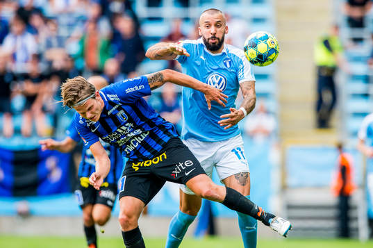 Malmö FFs Guillermo Molins mot Sirius Tim Björkström