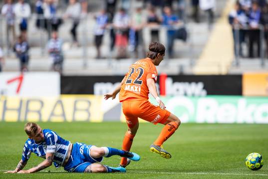 IFK Göteborgs Sebastian Eriksson och AFC Eskilstunas Adi