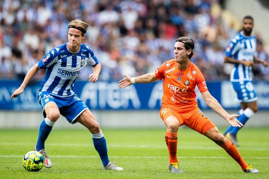 IFK Göteborgs August Erlingmark och AFC Eskilstunas Adi