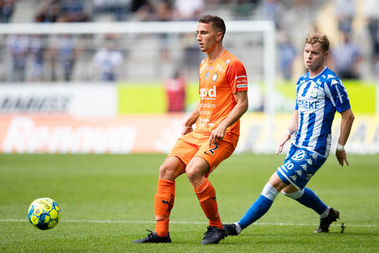 AFC Eskilstunas Adnan Kojic och IFK Göteborgs Victor