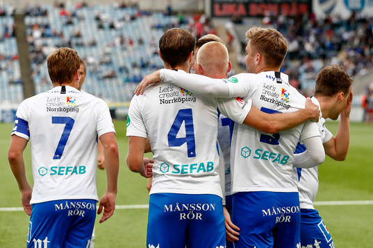 IFK Norrköpings spelare jublar