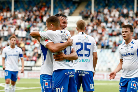 IFK Norrköpings Henrik Castegren jublar med Jordan Larsson