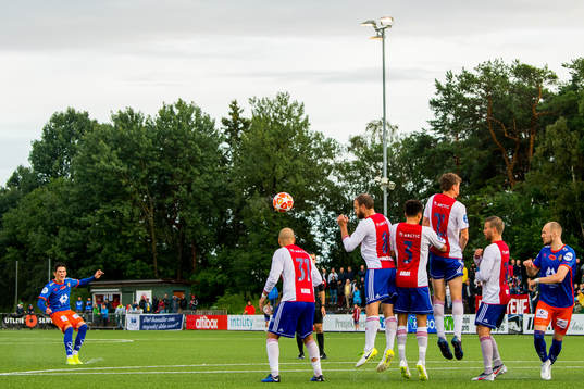 Sondre Brunstad Fet of Aalesund scores 2-2