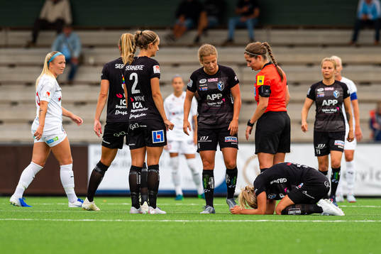 Växjös Alexandra Jonasson har ont