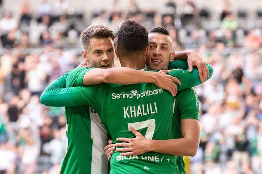 Hammarbys Imad Khalili jublar med Alexander Kacaniklic och