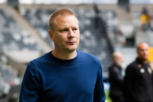 Hammarbys tränare Stefan Billborn innan fotbollsmatchen i