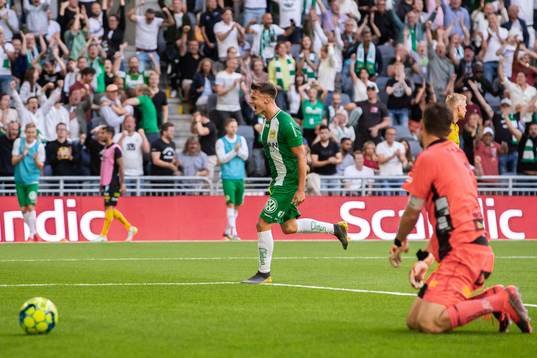 Hammarbys Alexander Kacaniklic jublar