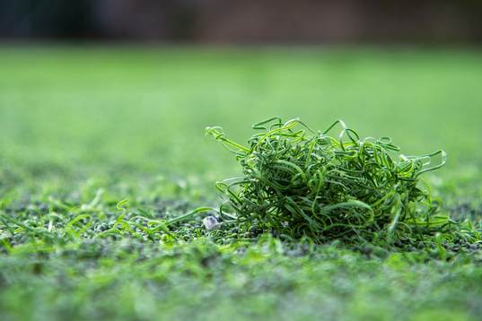 En tuffs konstgräs och gummigranulat