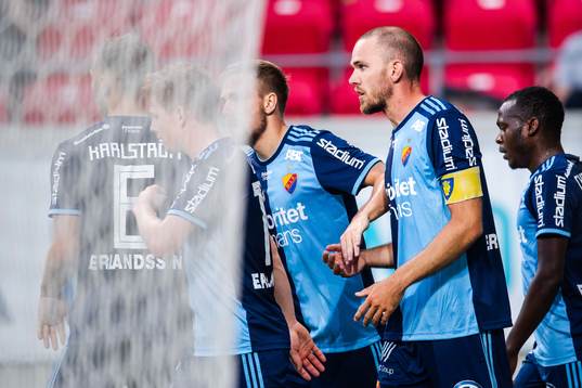 Djurgårdens Marcus Danielson jublar med lagkamrater