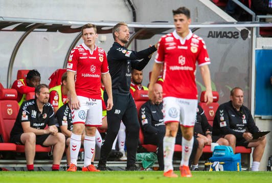 Kalmars tränare Magnus Pehrsson, Victor Agardius och