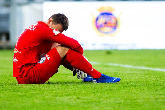 Västerås målvakt Anton Fagerström deppar