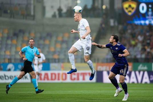 Kolbeinn Sigþórsson of AIK and Spiro Pericic of Maribor