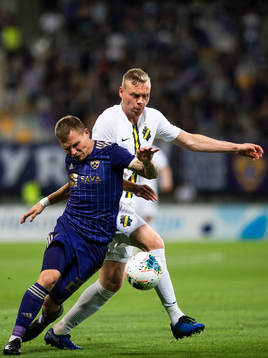 Martin Milec of Maribor and Kolbeinn Sigthorsson of AIK