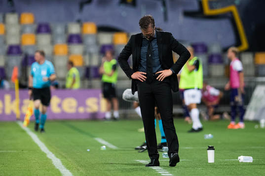 Rikard Norling, head coach of AIK looks dejected