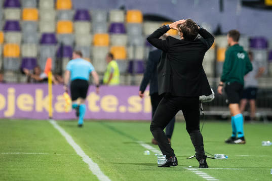 Rikard Norling, head coach of AIK reacts