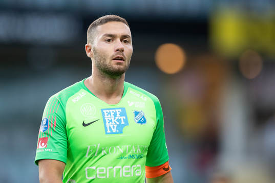 Norrbys målvakt Mergim Krasniqi deppar