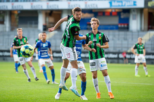 GAIS Måns Saebbö med en nickskarv