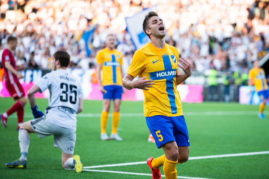 Christoffer Nyman of IFK Norrköping reacts