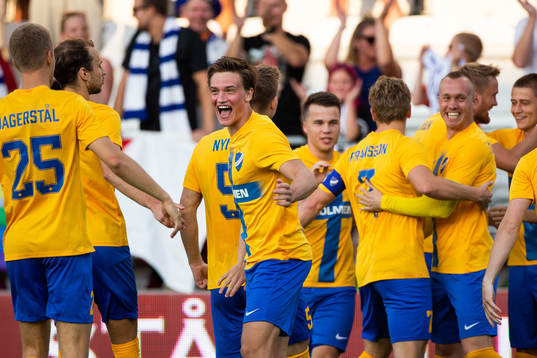 Rasmus Lauritsen of IFK Norrköping celebrates