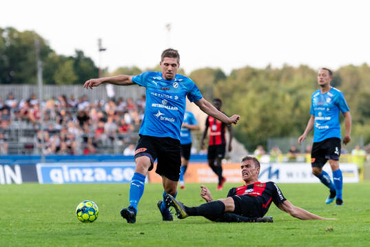 Halmstads Mikael Boman och Brommapojkarnas Oscar Pehrsson