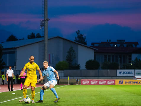 Tonic Mujan of Domzale and Oscar Lewicki of Malmö FF
