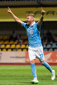 Rasmus Bengtsson of Malmö FF celebrates