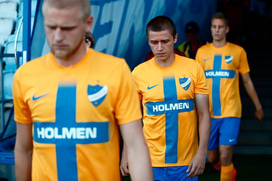 Simon Thern (between Kalle Holmberg and Filip Dagerstål)