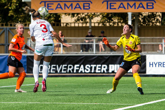Rosengårds Nathalie Björn nickar in 1-0