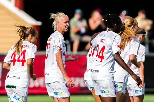 Rosengårds Caroline Seger jublar