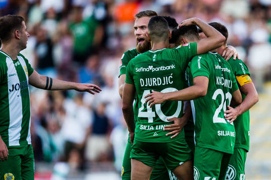 Hammarbys spelare jublar