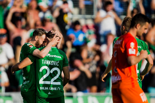 Hammarbys Simon Sandberg och Muamer Tankovic jublar