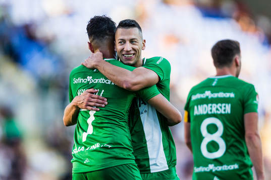Hammarbys Imad Khalili och Nikola Djurdjic jublar