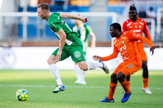 Hammarbys Tim Söderström och AFC Eskilstunas Ousmane