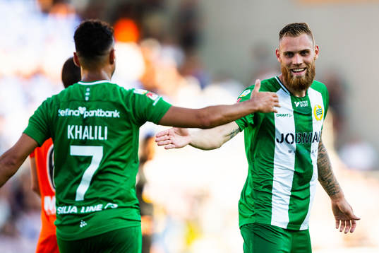 Hammarbys David Fällman jublar med målskytten Imad Khalili