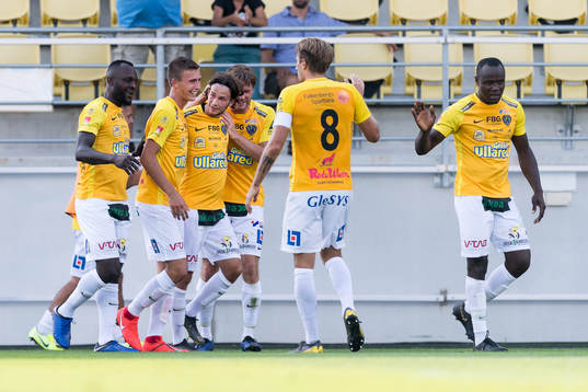 Falkenbergs spelare jublar