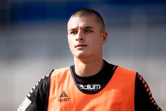 GAIS Milos Andelkovic värmer upp