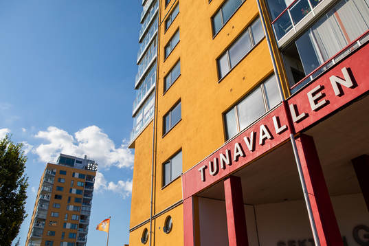 Exteriör av Tunavallen innan fotbollsmatchen i Allsvenskan