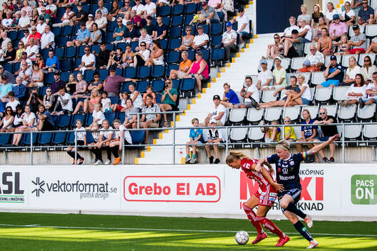 Linköpings Nilla Fischer och Piteås Nina Jakobsson