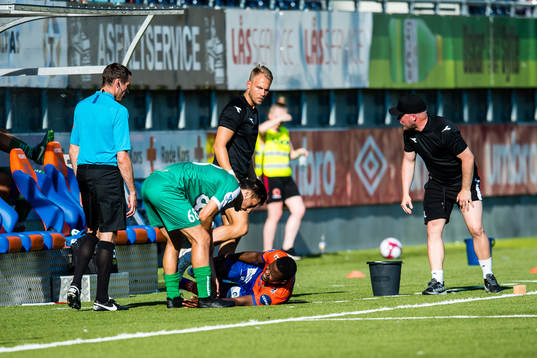 Izunna Arnest Uzochukwu of Aalesund in pain