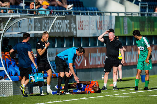 Izunna Arnest Uzochukwu of Aalesund in pain