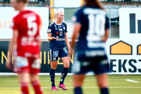 Linköpings Stina Blackstenius reagerar