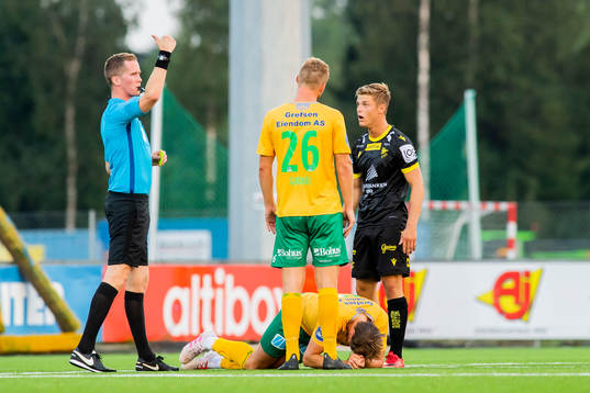 Mathias Idsøe Bringaker of Start reacts