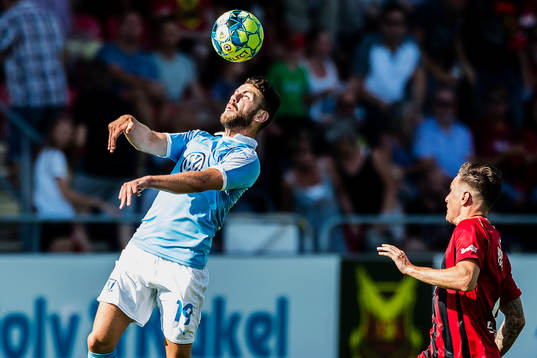 Malmö FFs Erdal Rakip och Östersunds Jamie Hopcutt