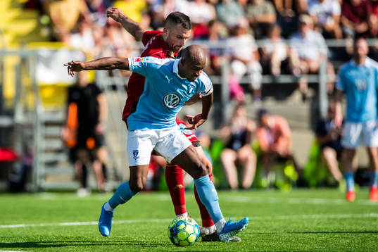 Malmö FFs Fouad Bachirou och Östersunds Dino Islamovic