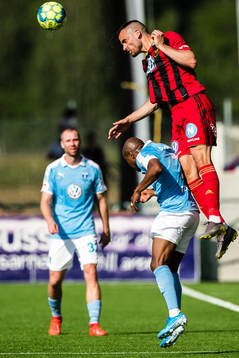 Malmö FFs Fouad Bachirou och Östersunds Dino Islamovic