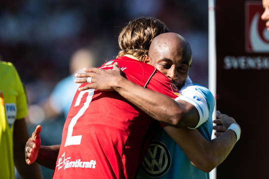 Östersunds Tom Pettersson  och Malmö FFs Fouad Bachirou