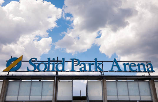 Skylt på Solid Park Arena