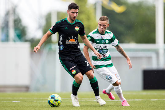 Dalkurds Besard Sabovic och Västerås Petar Petrovic
